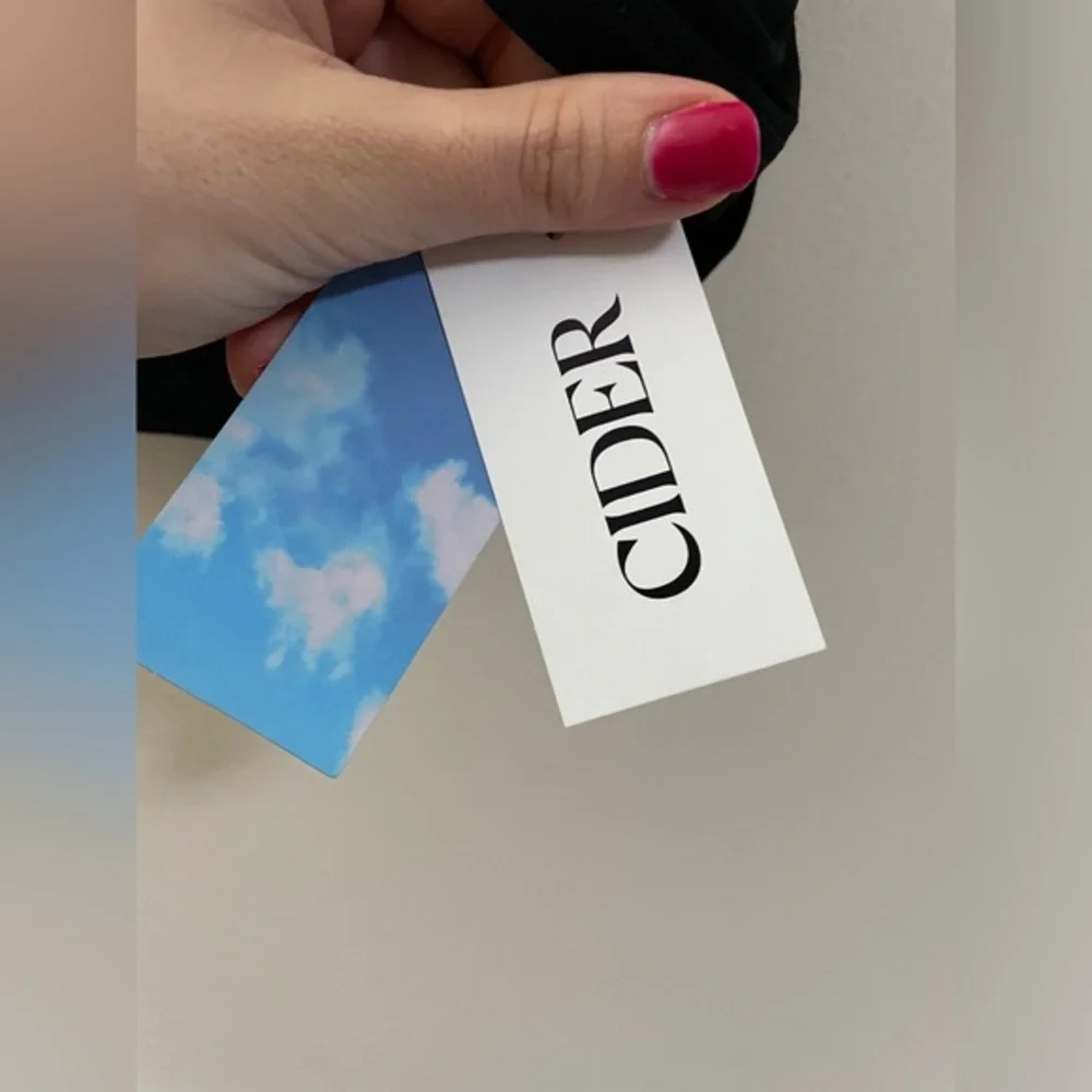 NWT Cider Asymmetrical Black Sleeveless Crop Top -‎ L - Picture 8 of 9